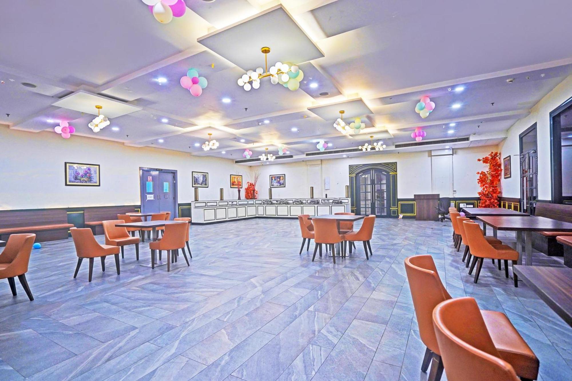 Palette Gomti Nagar Near Ekana Stadium Formerly Gusto Club Lucknow Exterior foto