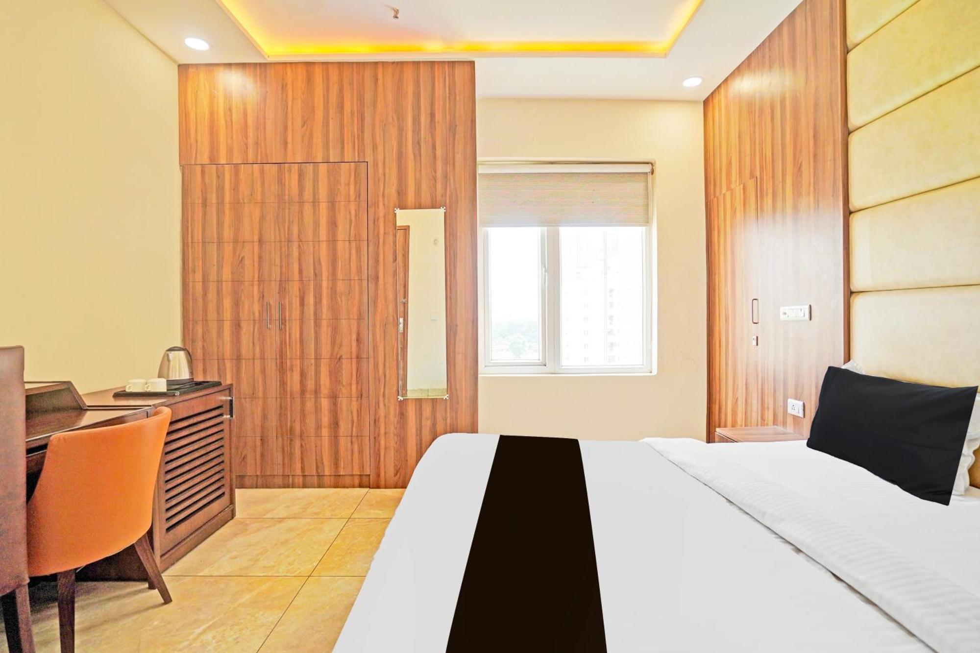 Palette Gomti Nagar Near Ekana Stadium Formerly Gusto Club Lucknow Exterior foto