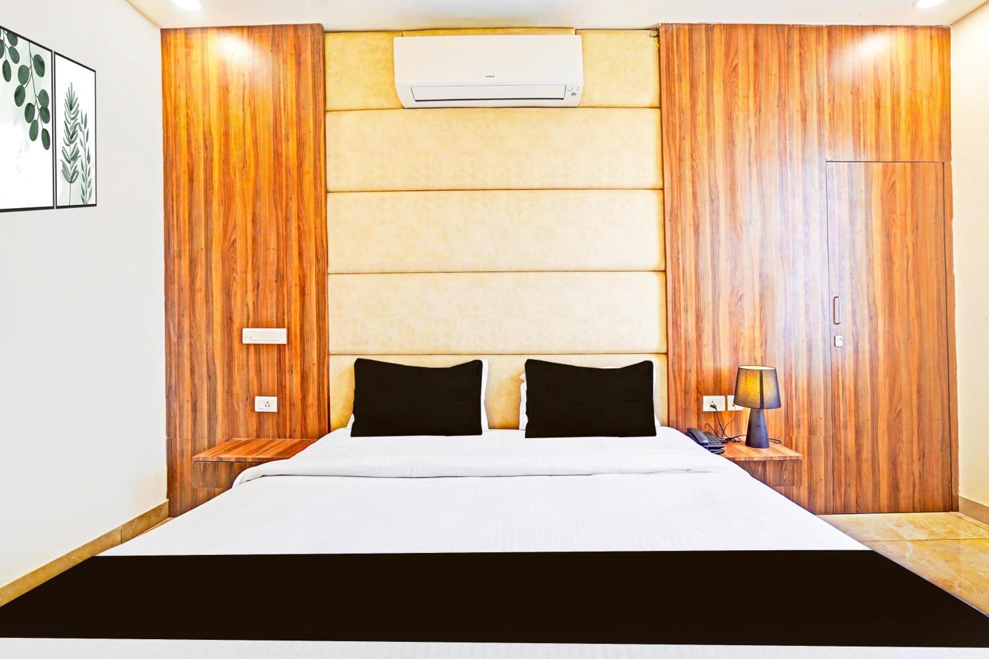 Palette Gomti Nagar Near Ekana Stadium Formerly Gusto Club Lucknow Exterior foto