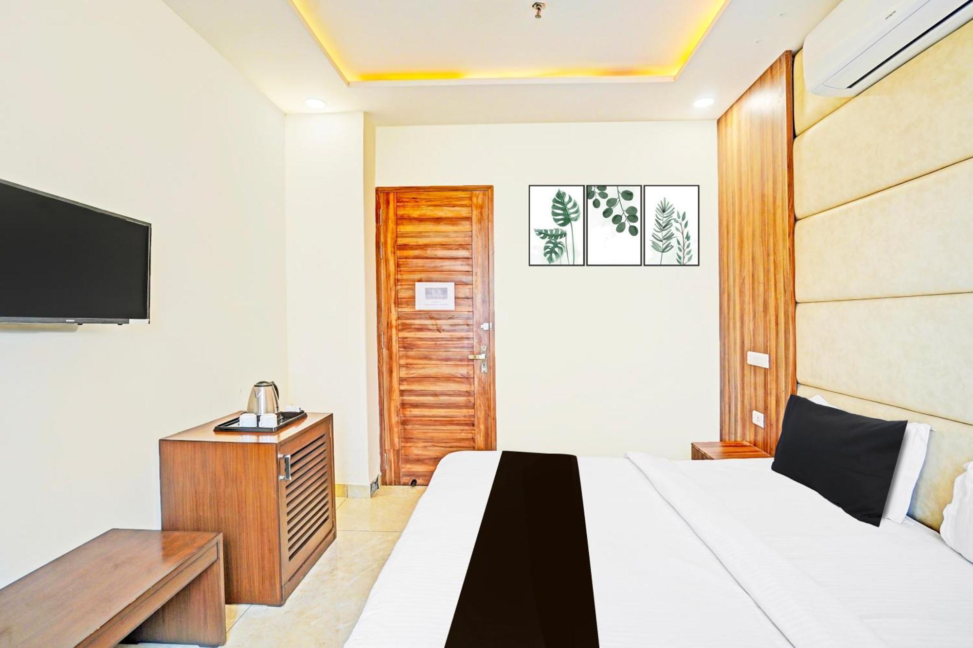 Palette Gomti Nagar Near Ekana Stadium Formerly Gusto Club Lucknow Exterior foto