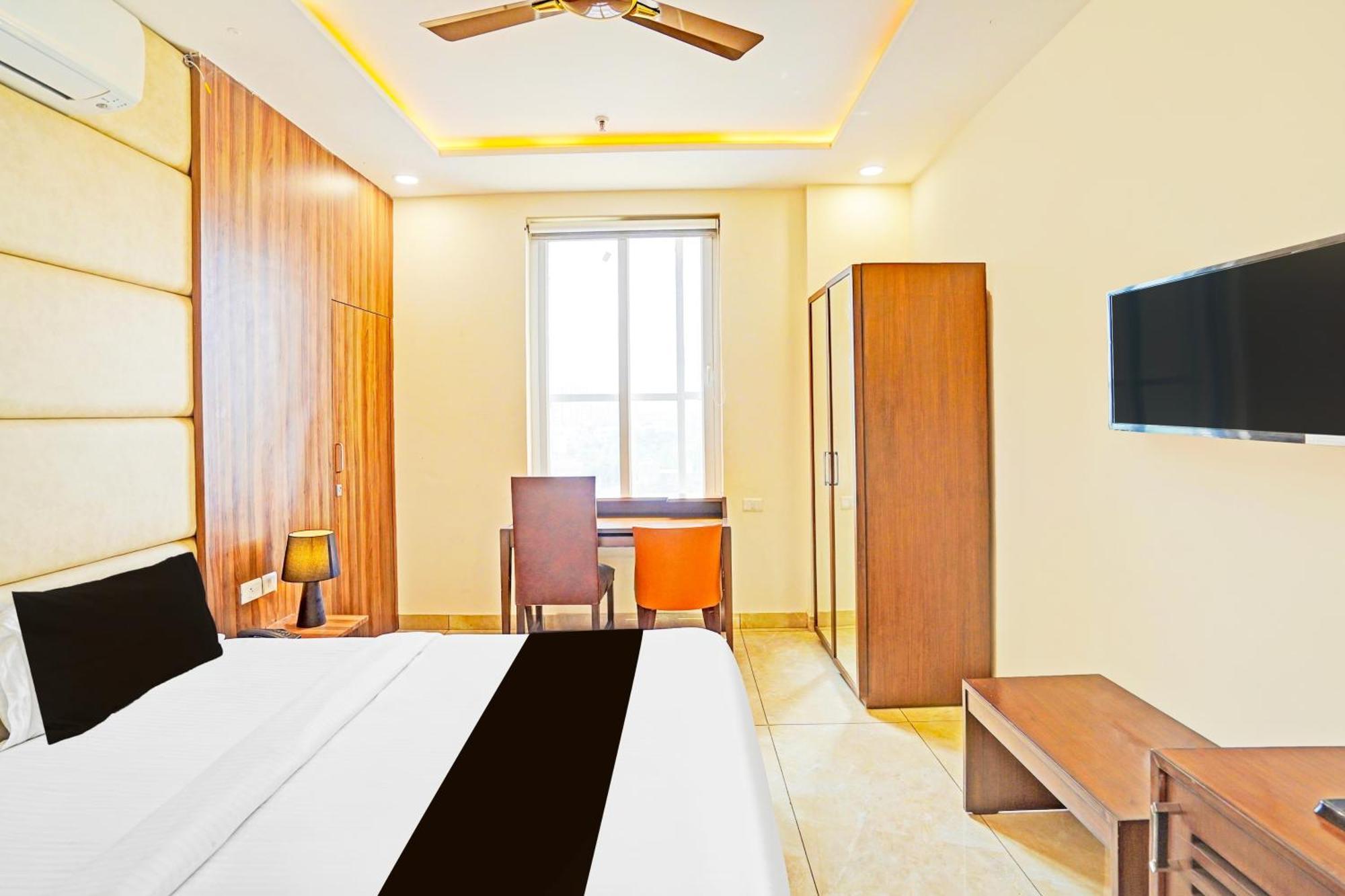 Palette Gomti Nagar Near Ekana Stadium Formerly Gusto Club Lucknow Exterior foto